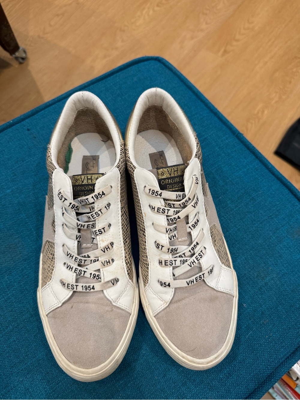 Vintage Havana Women's Low-Top Sneakers in White ,Gold &Taupe